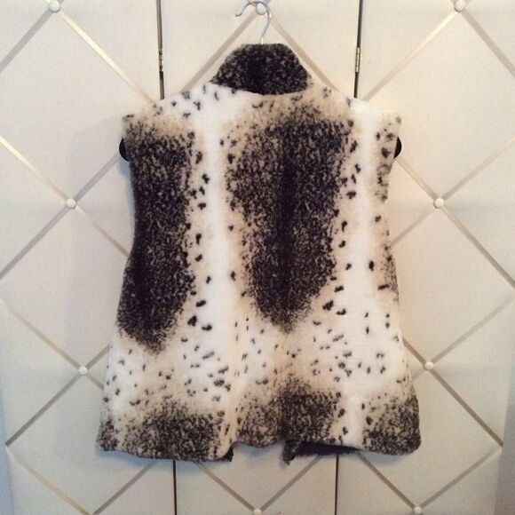 Super Cute Faux Fur and Nylon Reversible Vest! - Picture 3 of 7